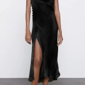 Robe Satin Noire Boutonnée - DESTOCKAGE