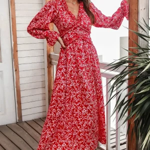 Robe longue rouge et blanche