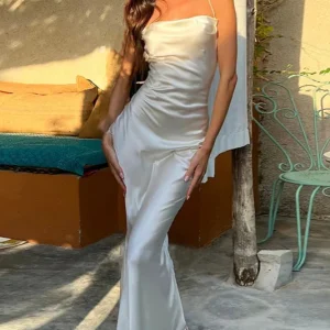 Robe longue satin blanc