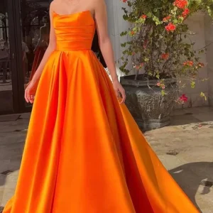 Robe longue satin orange