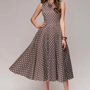 Robe marron à pois blanc