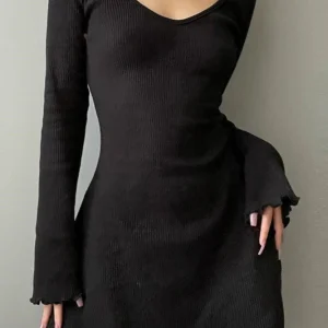 Robe noir manche évasée