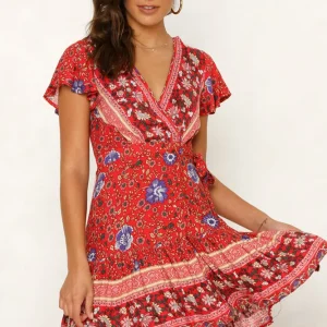 Robe rouge fleurie