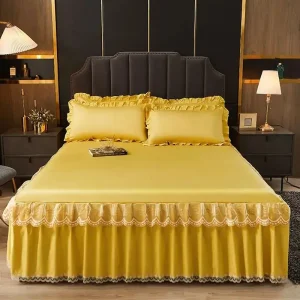 Couvre-lit Satin Bouton d'Or et Dentelle