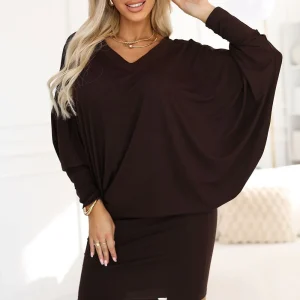 Robe marron courte manches longues chauve-souris