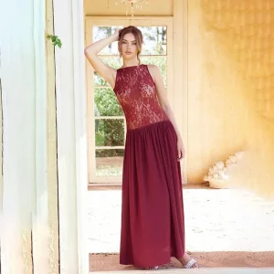 Robe longue fluide sans manches haut en dentelle