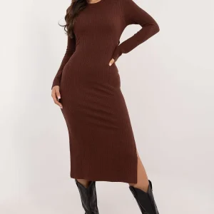 Robe pull moulante avec laçage au dos