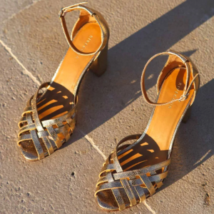 sandales dorées